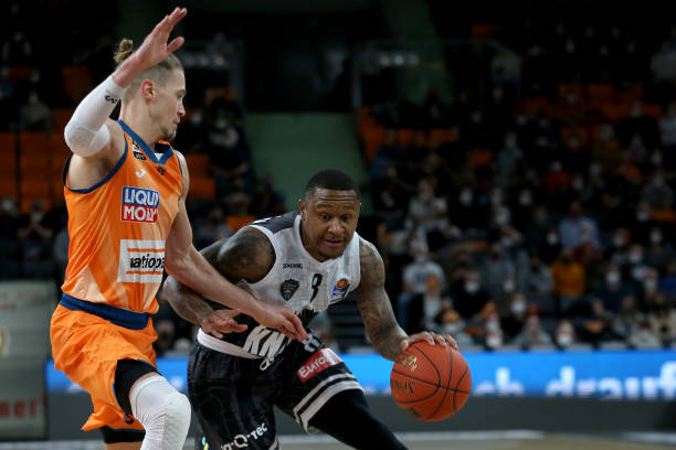 胜利奠定了 胜利奠定了