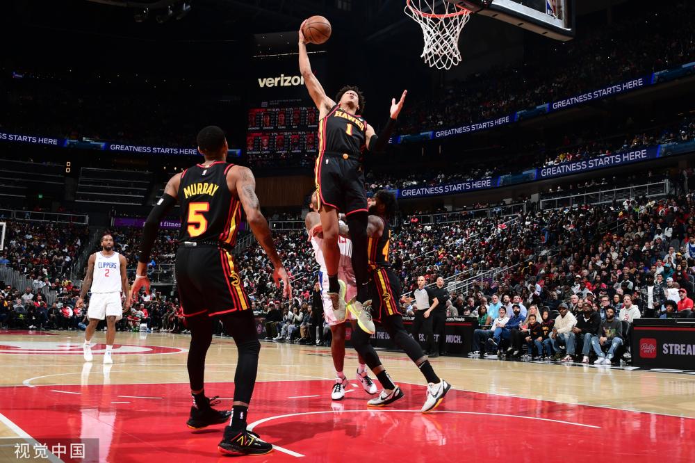 足球比赛中 足球比赛中