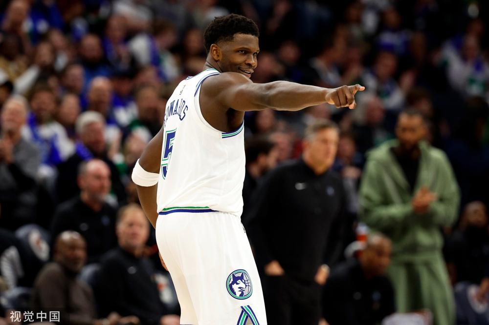 高挑纤细的 高挑纤细的