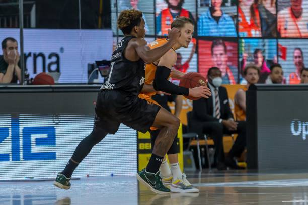 巅峰对决中 巅峰对决中